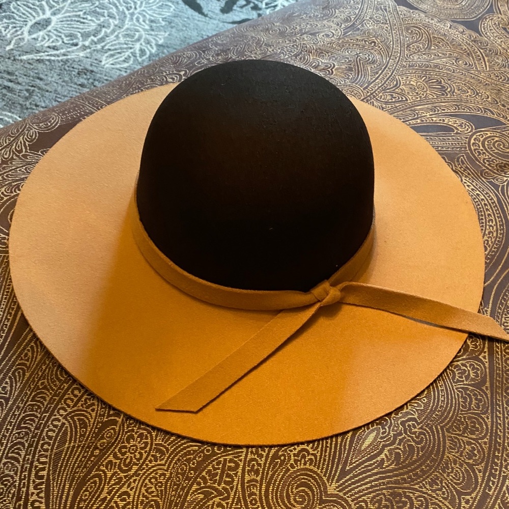 Trendy Two Toned Floppy Hat